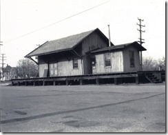Riverton, NJ 1-30-1955 PRR Freight House near Broad and Lipp - orig (1600x1279)